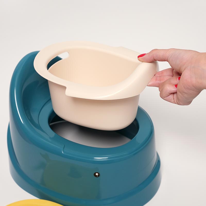 Removable container of the Easy Clean Potty. 